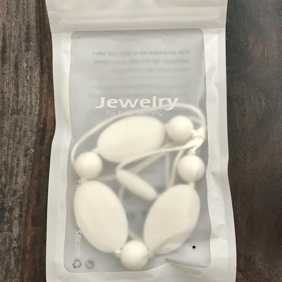Teething necklace - Picture 1 of 2